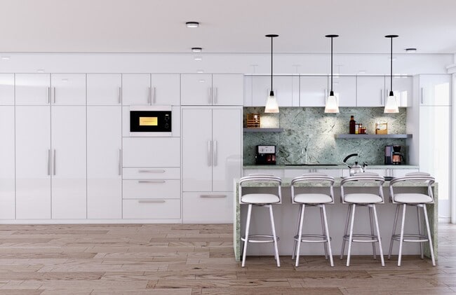 Large, well-equipped kitchen with new applicances - 19 Burlington St