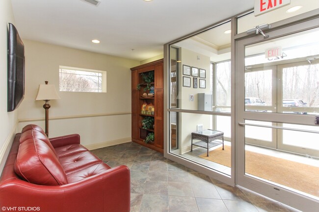 Building Photo - 425 Benjamin Dr