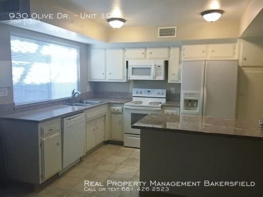 Foto del edificio - 930 Olive Dr