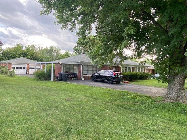 Building Photo - 709 Timothy Dr