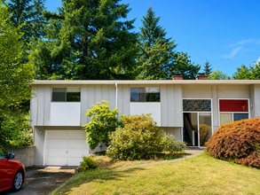 Building Photo - 6223 Harlow Dr