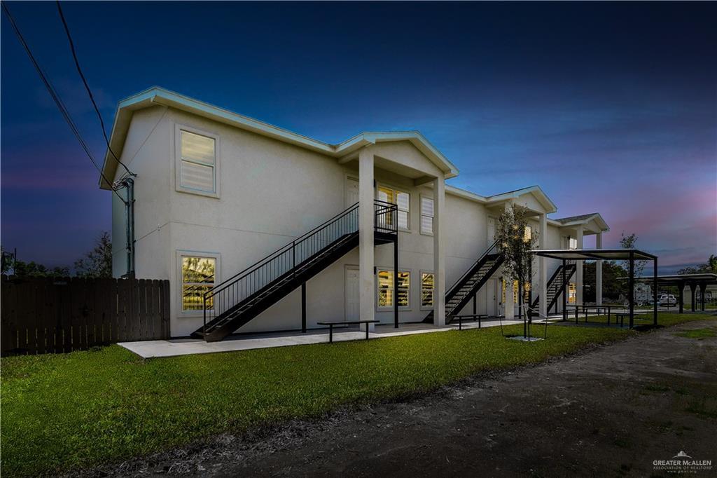 Foto principal - 418 N 3rd St