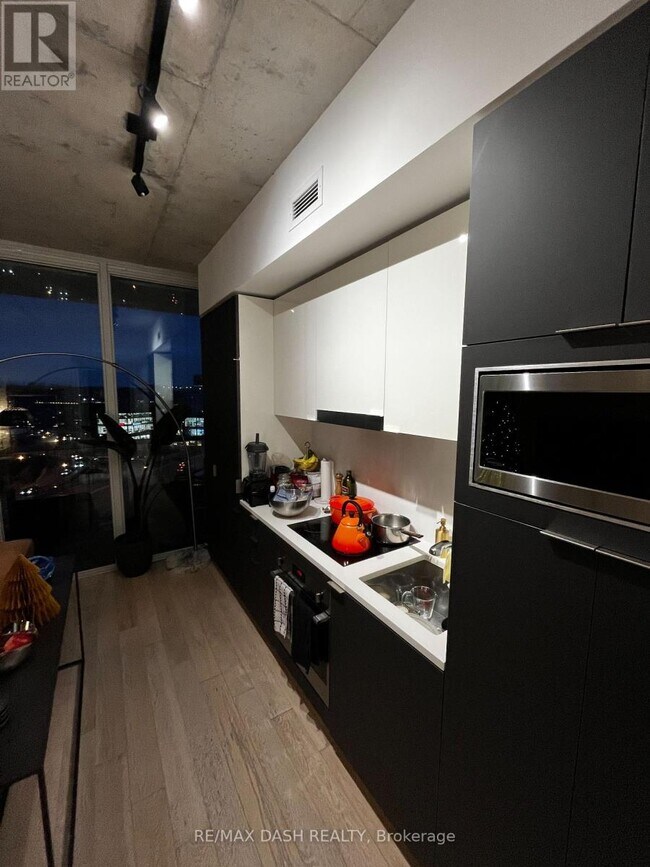 Photo du bâtiment - 170 Bayview Ave