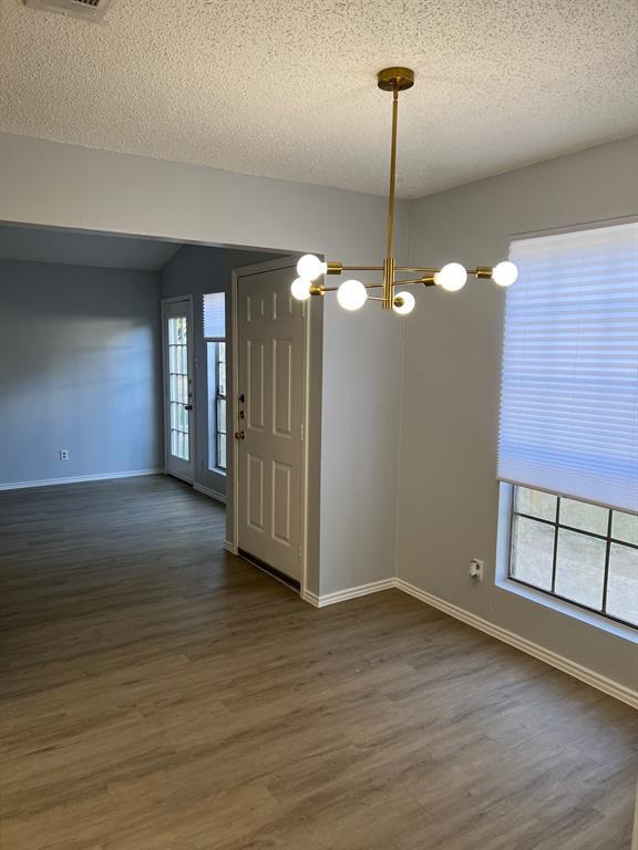 Building Photo - 405 Fantail Loop