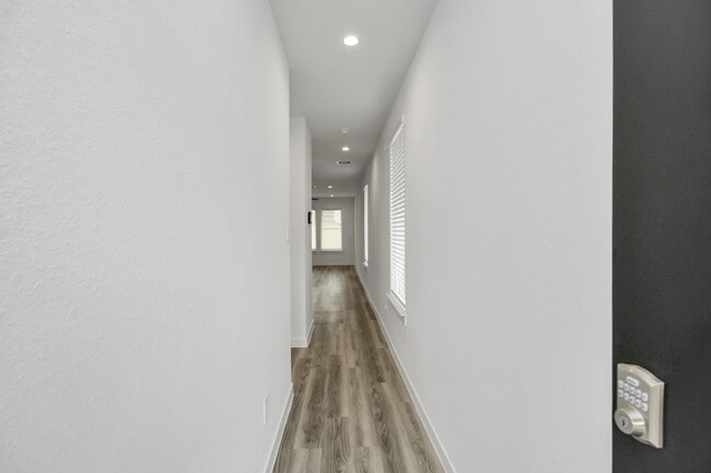 Foto del edificio - 12316 Basilwood Dr