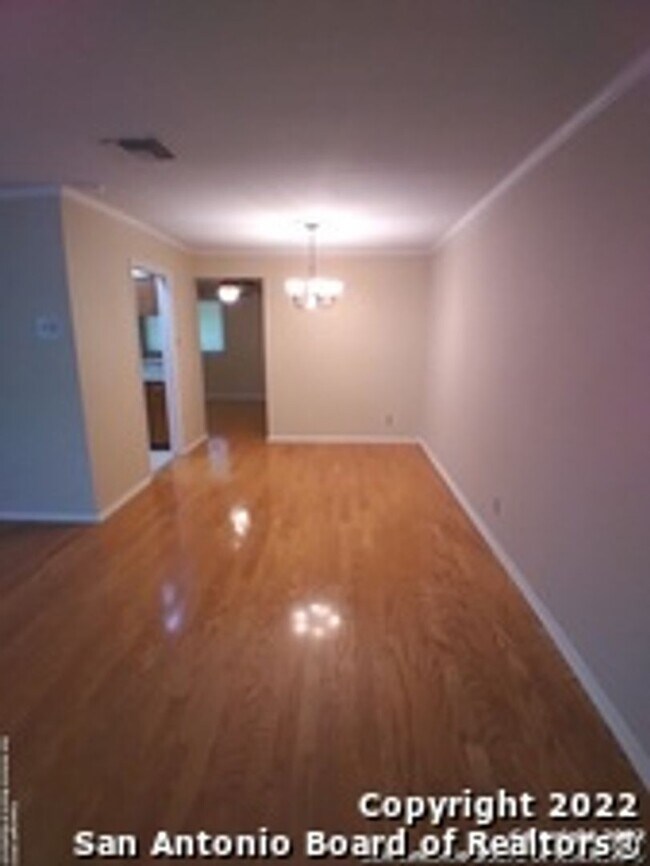 Building Photo - Nice Single Story Home In Excellent Condition