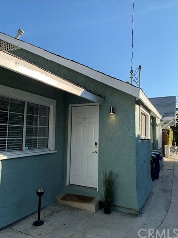 Primary Photo - 6547 De Longpre Ave