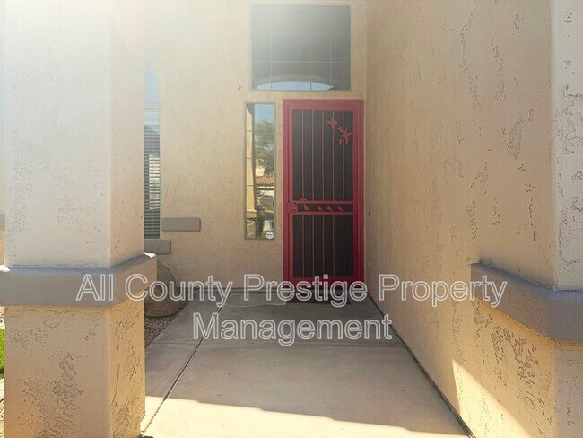 Building Photo - 2602 E Glass Ln