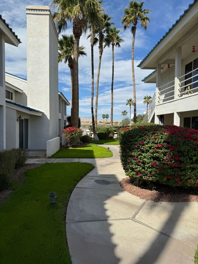 Foto del edificio - 2BR  Condo Furnished w/Utlities, garage ,G...