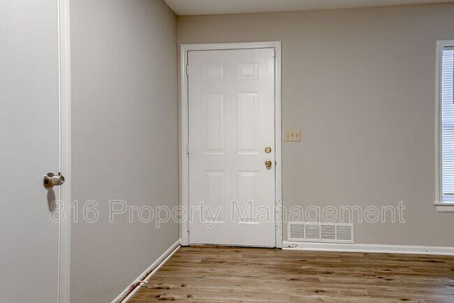 Foto del edificio - 8312 E 57th St