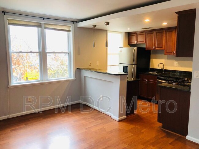 Building Photo - 1364 Constitution Ave NE