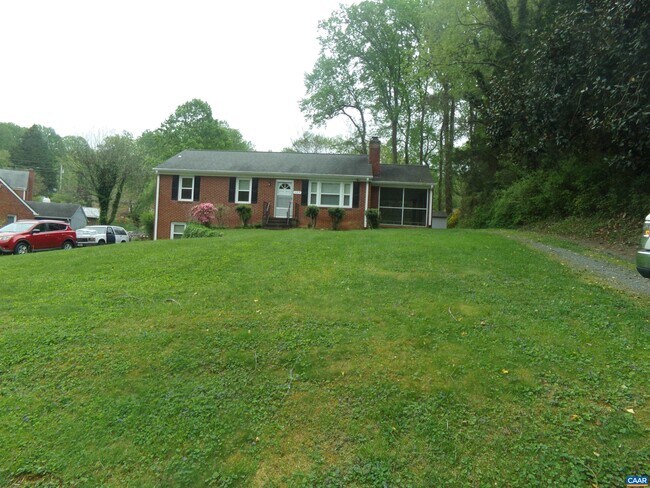 Building Photo - 137 Buckingham Cir