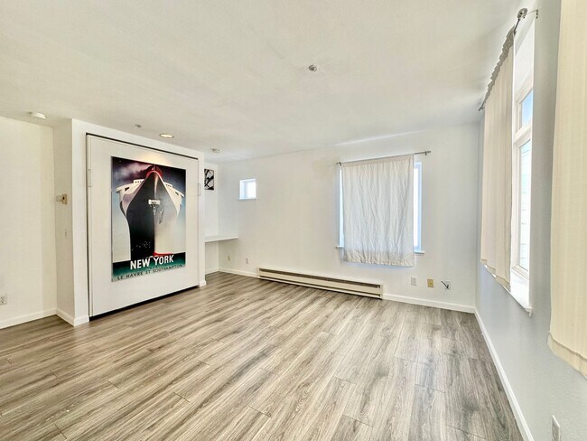 Foto del edificio - Epic REA: Bright Top Floor Corner Studio w...