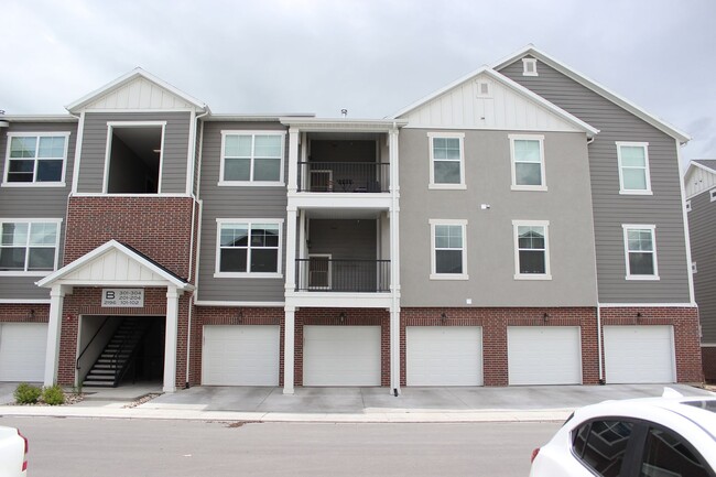 Building Photo - Reduced price