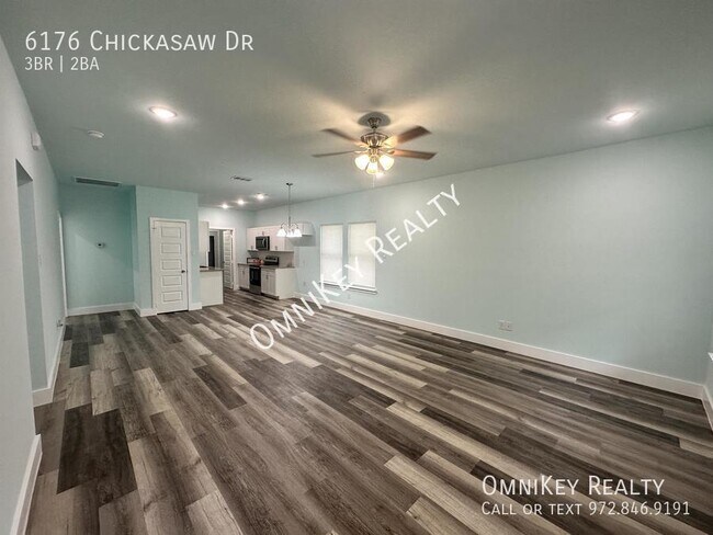 Foto del edificio - 6176 Chickasaw Dr
