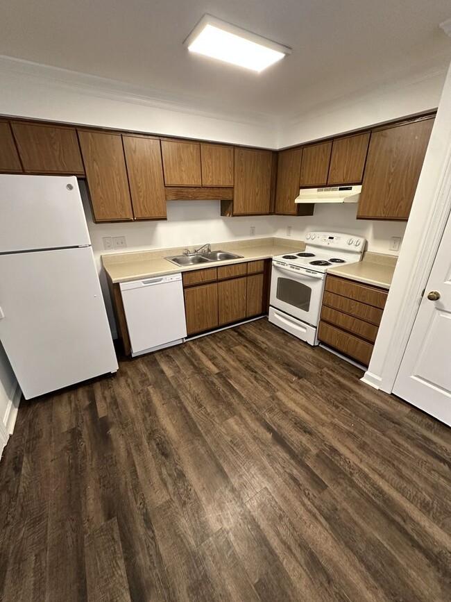 Building Photo - 2 Bedroom 2 Bathroom Condo!