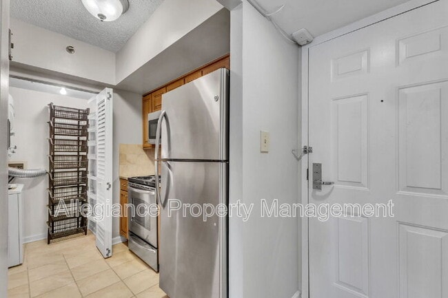 Photo - 1001 N Randolph St House