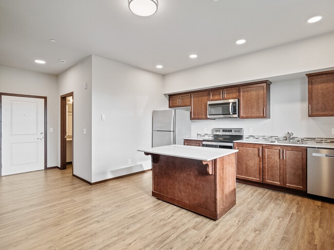 Studio w Den - Taylor Place/ Elliott Lofts