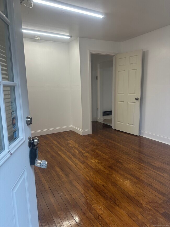 Foto del edificio - 18 Depot St