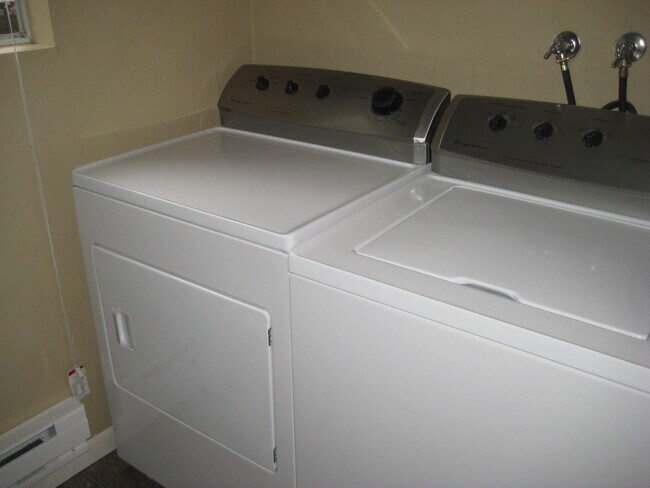 Laundry - 1003 156th Ave NE