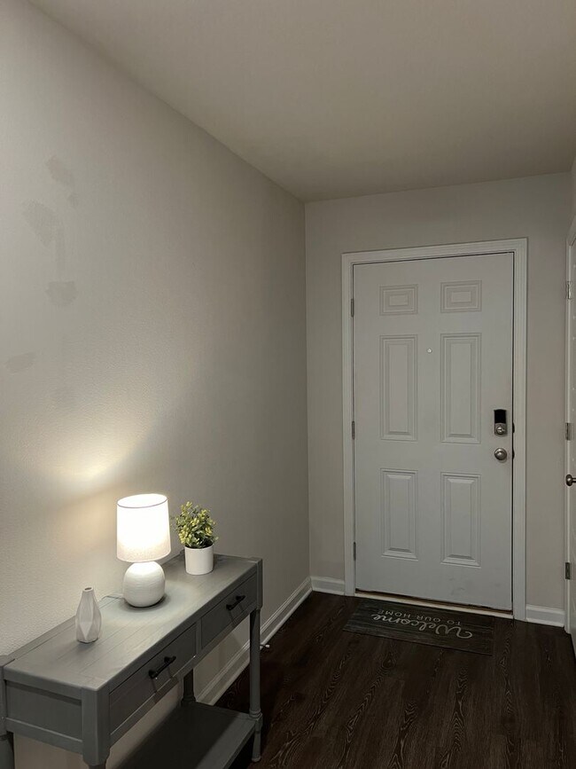 Foto del edificio - Modern 4 Bedroom
