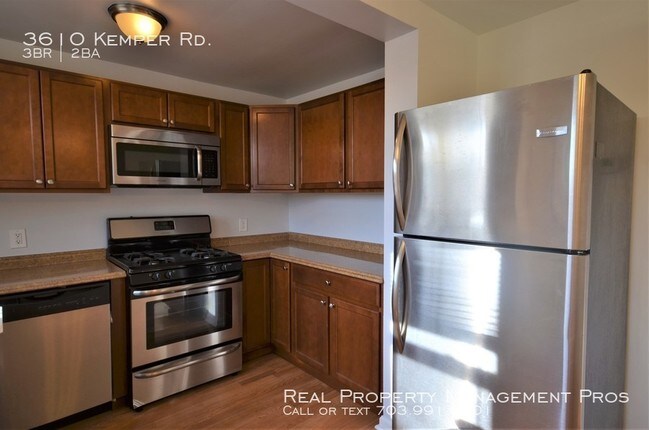 Building Photo - Adorable Arlington Duplex!