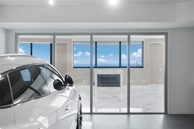 Building Photo - 18555 Collins Ave