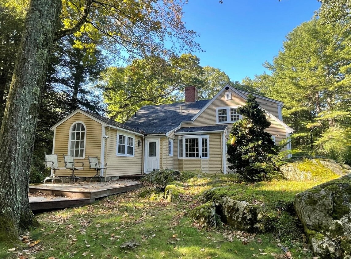 2 Burgess Ln, Dedham, MA 02026 House Rental in Dedham, MA