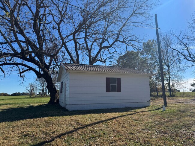 Building Photo - 2 Bedroom home Strafford, MO