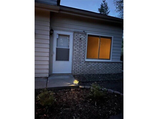 Foto del edificio - 15256 Lesley Ln