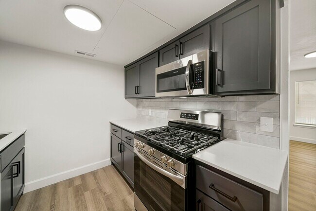 Building Photo - 4525 E 31st St