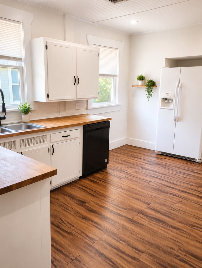 Building Photo - Convenient Ardmore Location