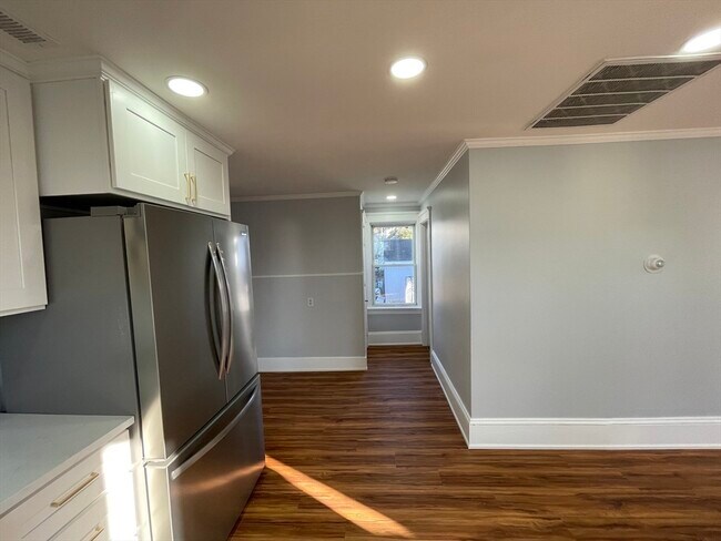 Foto del edificio - 118 Brookfield St