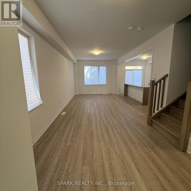 Photo du bâtiment - 100 Morgan Ave