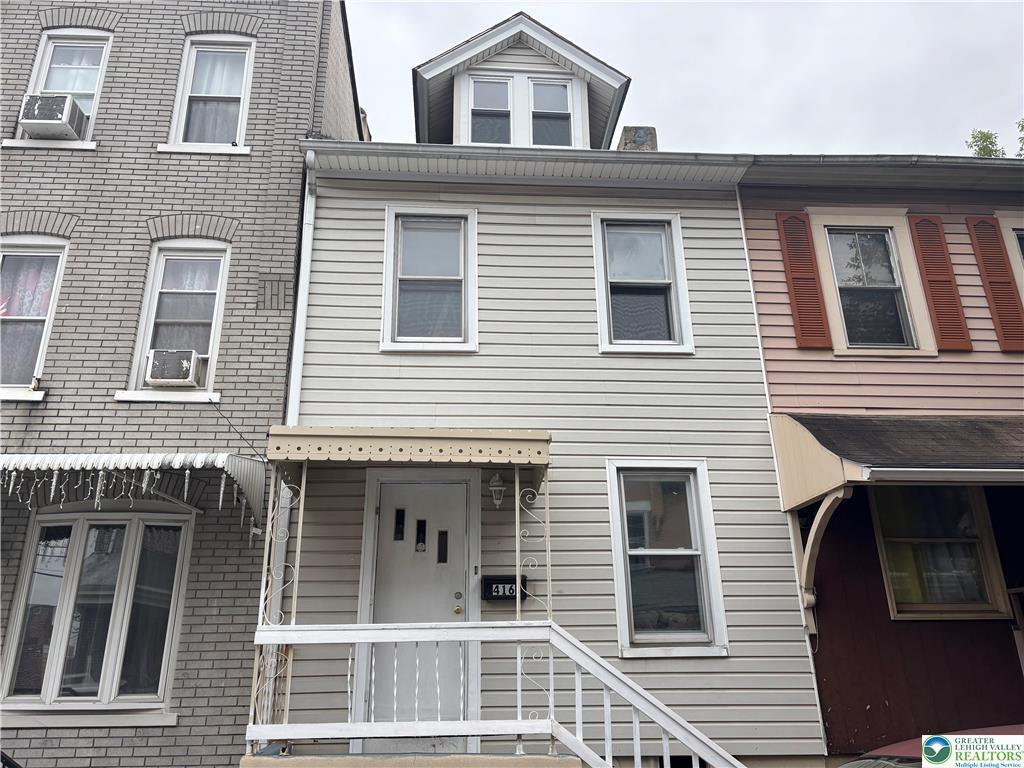 Foto principal - 416 W Green St
