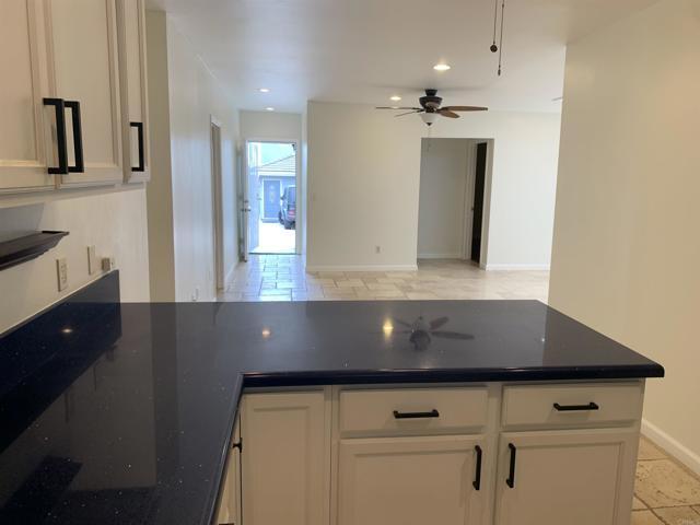 Foto del edificio - 7229 Fay Ave