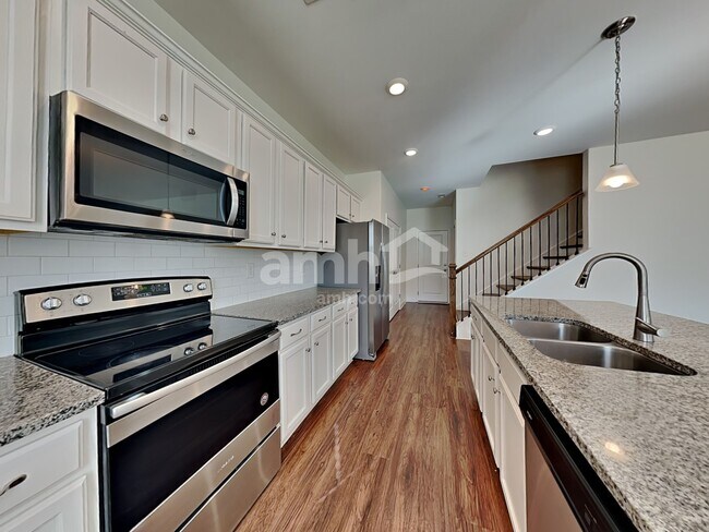 Building Photo - 401 Levon Ct