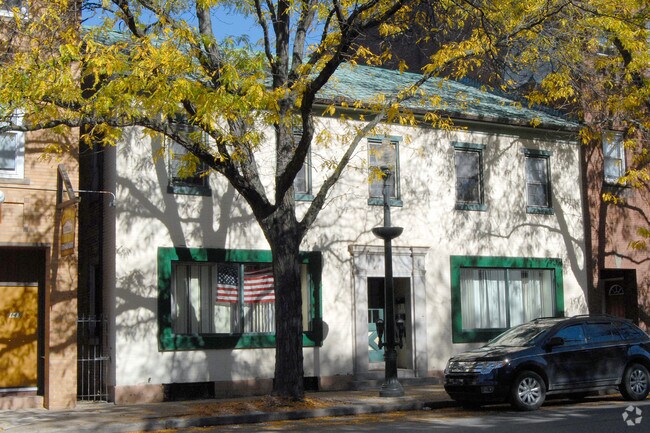 Primary Photo - 141 W Main St