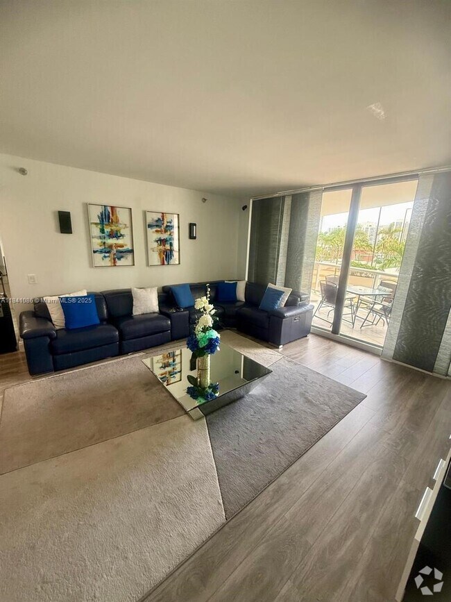 Building Photo - 3640 Yacht Club Dr