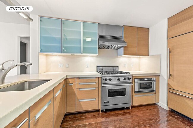 Foto del edificio - 462 W 58th St