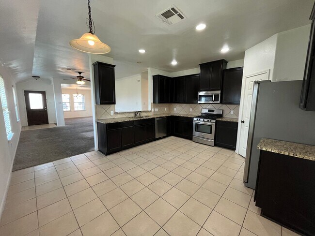 Building Photo - Private Cul-de-Sac 3 Beds 2 Batchs Home on a Spacious Lot