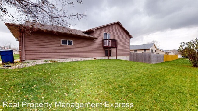 Foto del edificio - 5 br, 3 bath House - 1801 S Remington Circle