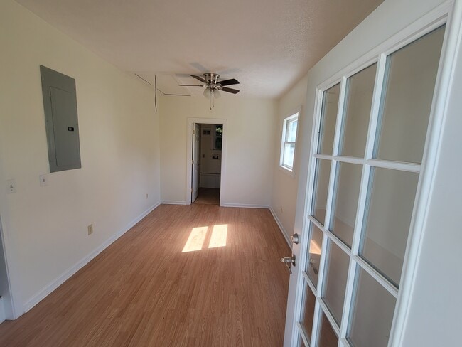 Foto del edificio - 317 Poplar St