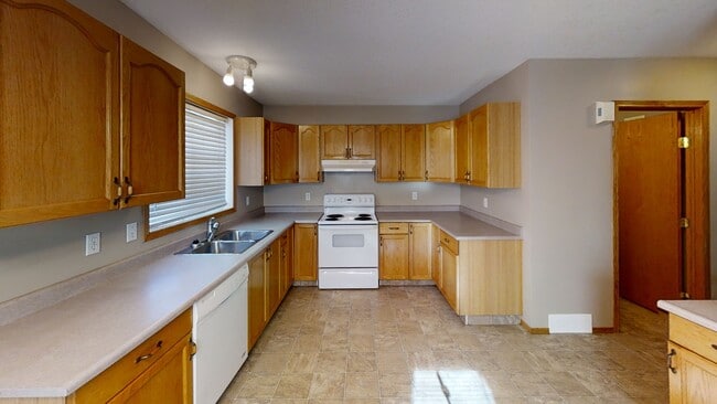 Building Photo - 9503 C 103 Ave