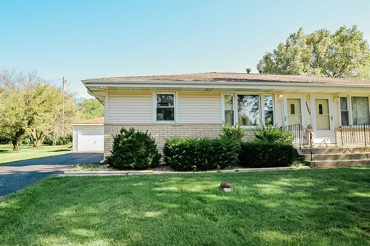 15728 92nd Place Apartment for Rent in Dyer, IN