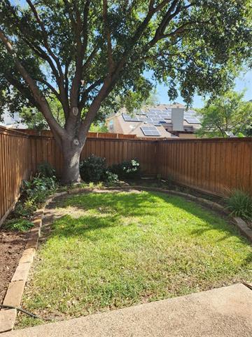 Foto del edificio - 6241 Park Meadow Ln