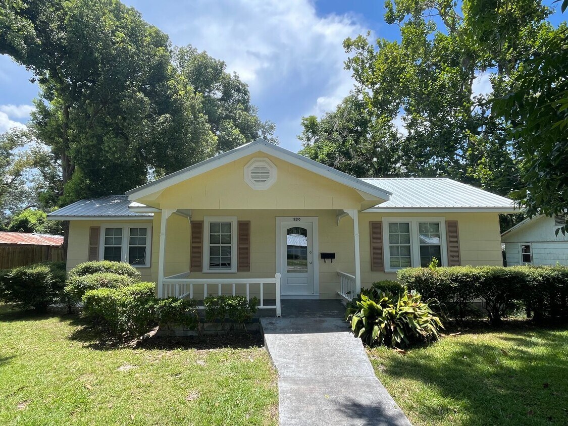Foto principal - Cute, vintage 3 Bedroom, 1.5 Bathroom home...