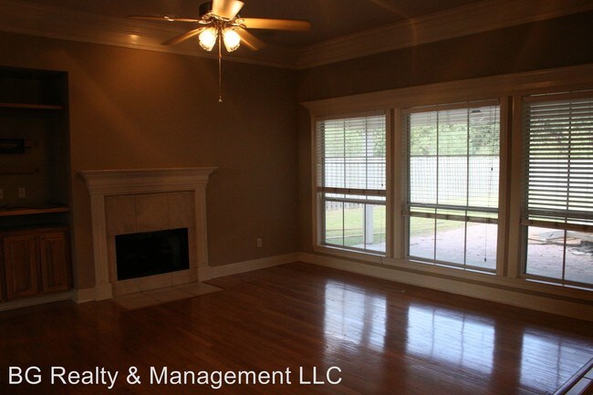 Foto del edificio - 624 Southlake Cir