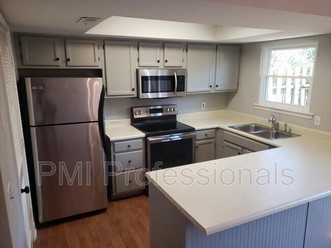 Foto del edificio - 354 Huntington Ridge Dr