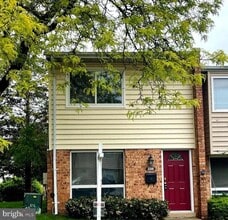 Building Photo - 2218 Jensen Pl